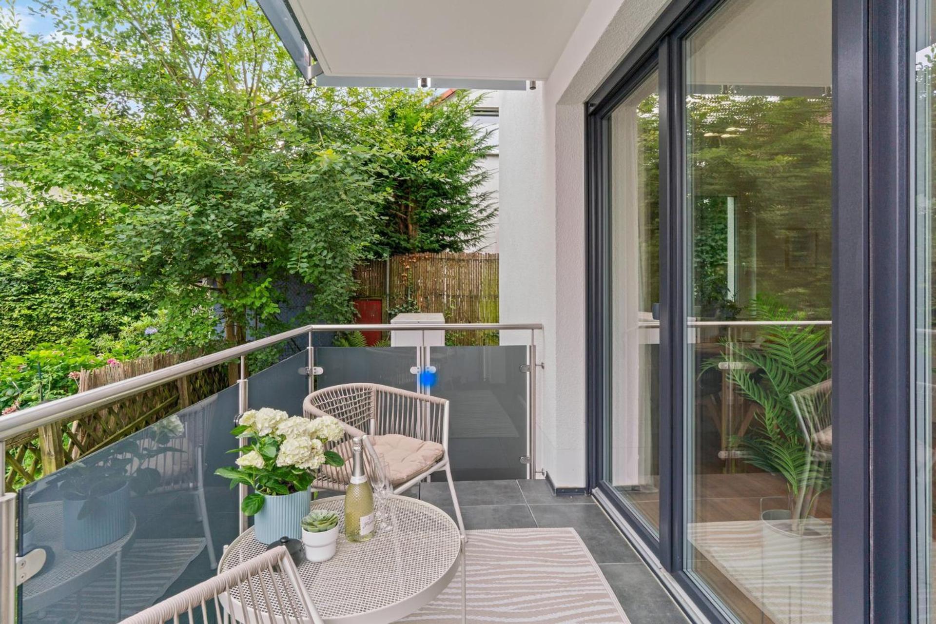 Deluxe Apartment In Bielefeld City Mit Parkplatz Und Balkon Exteriör bild